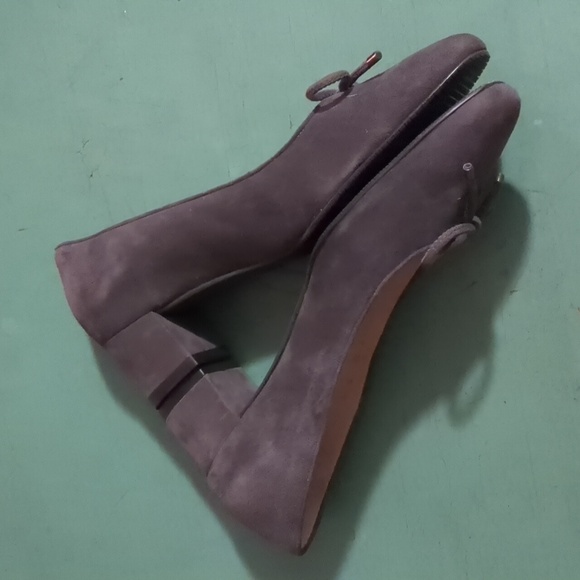 Stuart Weitzman Gabby Suede Pumps Gray - Picture 10 of 12